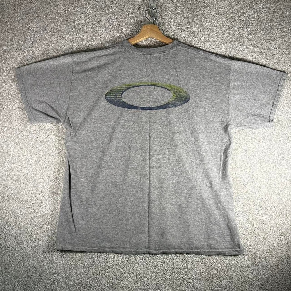 Vintage 2000s Oakley grey skater graphic t-shirt Size XL